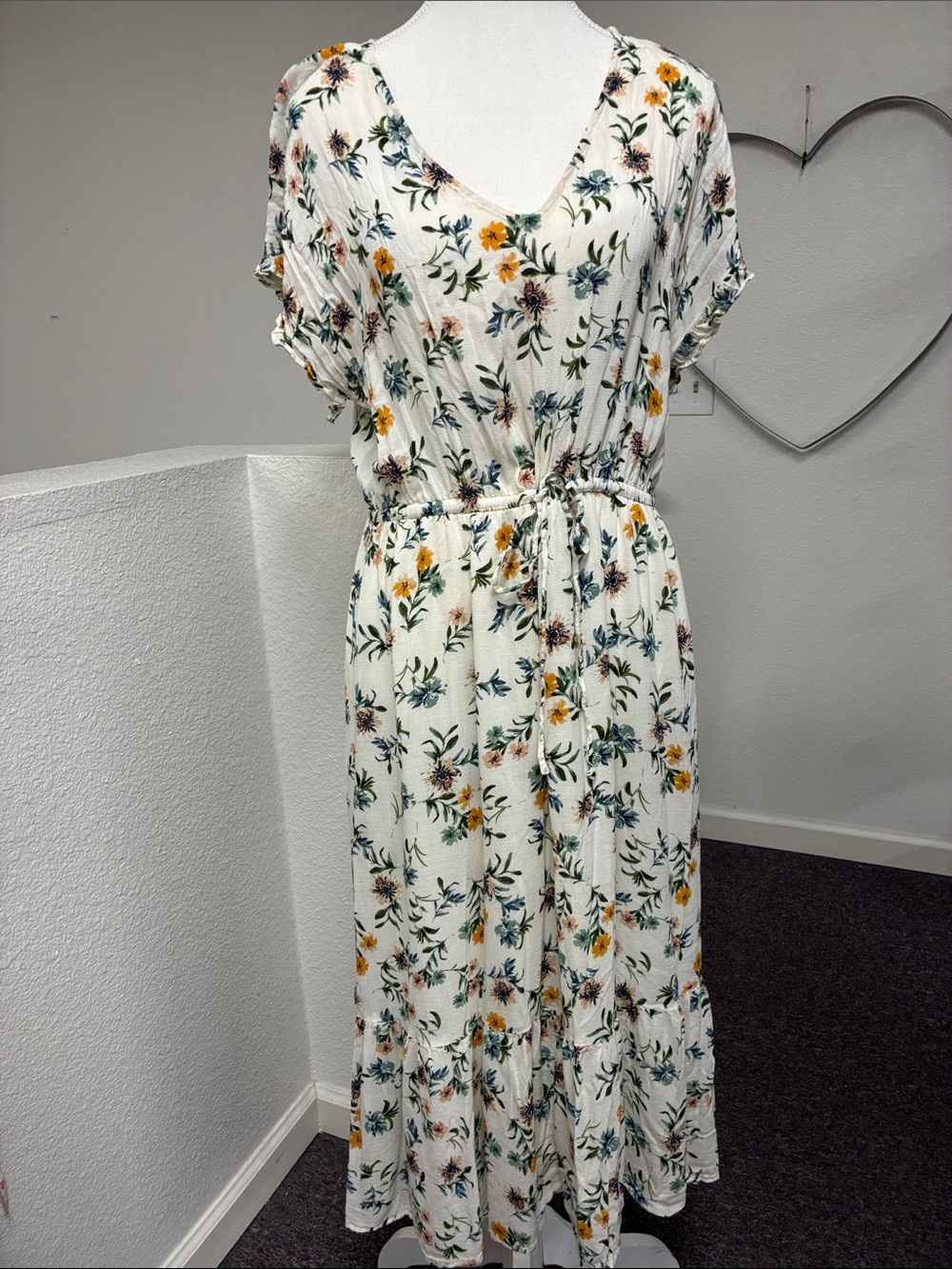 Lucky Brand Floral Cream V-Neck Midi Dress with Tie Waist Size Large